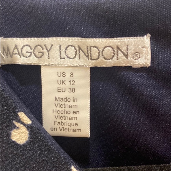 Maggy London Chic Navy blue and Cream Patterned Dress, size 8 - Picture 3 of 5